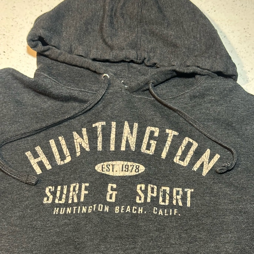 Pre-loved Huntington Beach Surf and Sport Sweatshirt